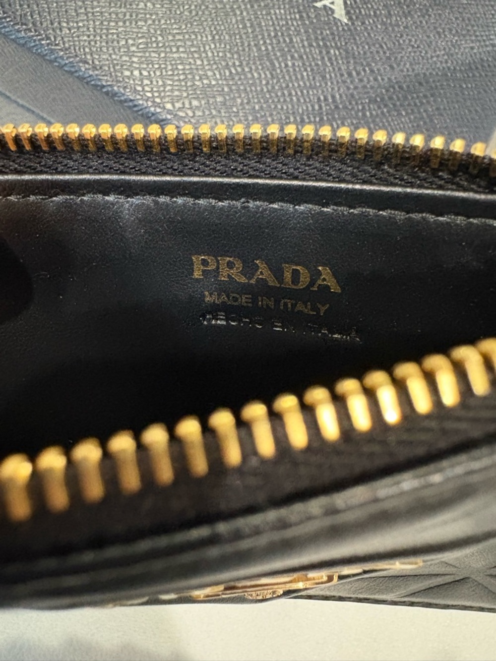 Prada Black Quilted Leather Zip Card wallet with Gold Logo - Picture 5 of 7
